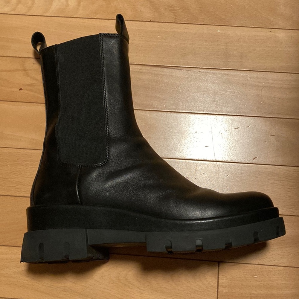 Wishbone by Brown shoes, black Fortune calf boots with zipper, very comfortable